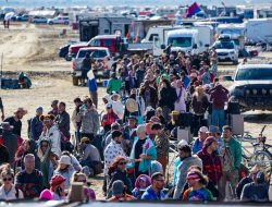 Ribuan Peserta Festival Burning Man Terjebak di Gurun Terpencil Nevada